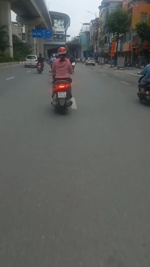 Nghệ nhân Bùi Hải Hà với không gian làm việc